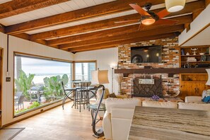 Smart TV, fireplace, books