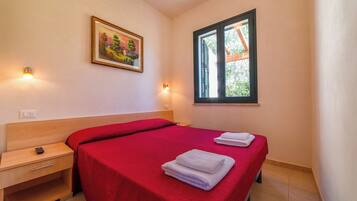 2 Schlafzimmer, Schreibtisch, Bügeleisen/Bügelbrett, kostenloses WLAN