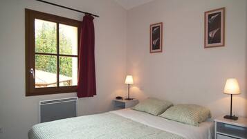 2 chambres, fer et planche Ă repasser, Wi-Fi gratuit, draps fournis