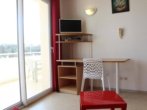 Interior - 2-room apartment, pool, parking, near Minimes in La Rochelle (La Rochelle)