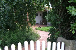 Unclassified image, 4 of 15, button