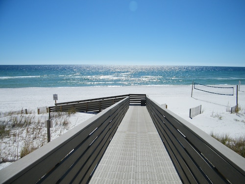 Spacious 1BR/1.5BA Beachfront Condo – Summer Nights Open! Book Now! GREAT RATES!