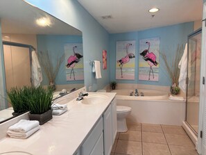 Jetted tub, hair dryer, towels