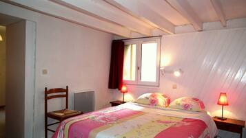 1 chambre, fer et planche Ă repasser, Wi-Fi gratuit, draps fournis