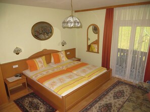 2 dormitorios, caja fuerte, escritorio y wifi