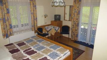 2 Schlafzimmer, Zimmersafe, Schreibtisch, WLAN