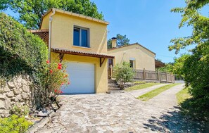 Exterior - Amazing home in Molières-sur-Cèze (Molières-sur-Cèze)