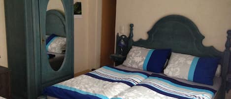 1 habitación y ropa de cama