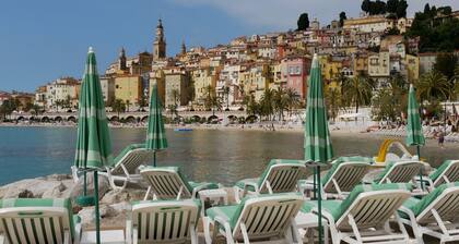 Beautiful for 4 people, town centre, 100 m from the beaches, near the shops