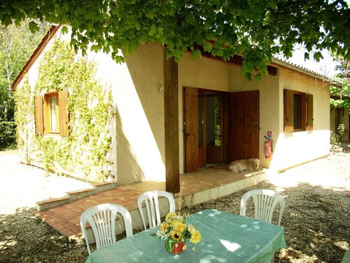 Quiet house with beautiful view in unique Holiday Resort **** in Dordogne-Lot