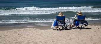 Steps to the Beach + Heated Pool  - Walk to Linden Ave. Shops - Coastal Retreat