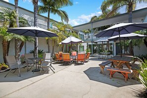 تناول الطعام بالخارج