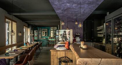 Weinbar und Hotel FahrAway