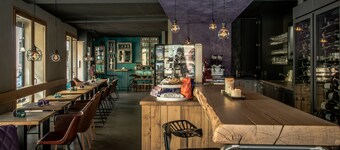 Weinbar und Hotel FahrAway