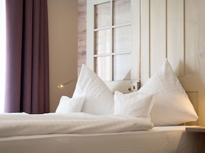 Bureau, chambres insonorisées, Wi-Fi gratuit, draps fournis