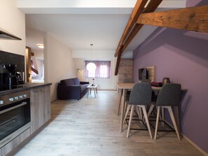 Superior Apartment (Auslese) | Private kitchen - Weinbar und Hotel FahrAway (Volkach)