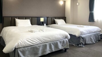 デスク、遮光カーテン、WiFi (無料)、ベッドシーツ
