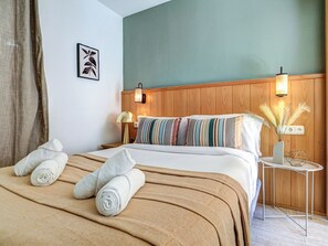 2 bedrooms, iron/ironing board, free WiFi, bed sheets