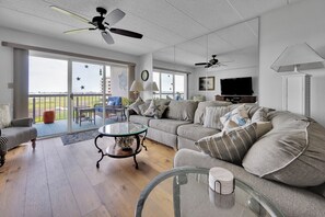 Smart TV, DVD player, books, stereo