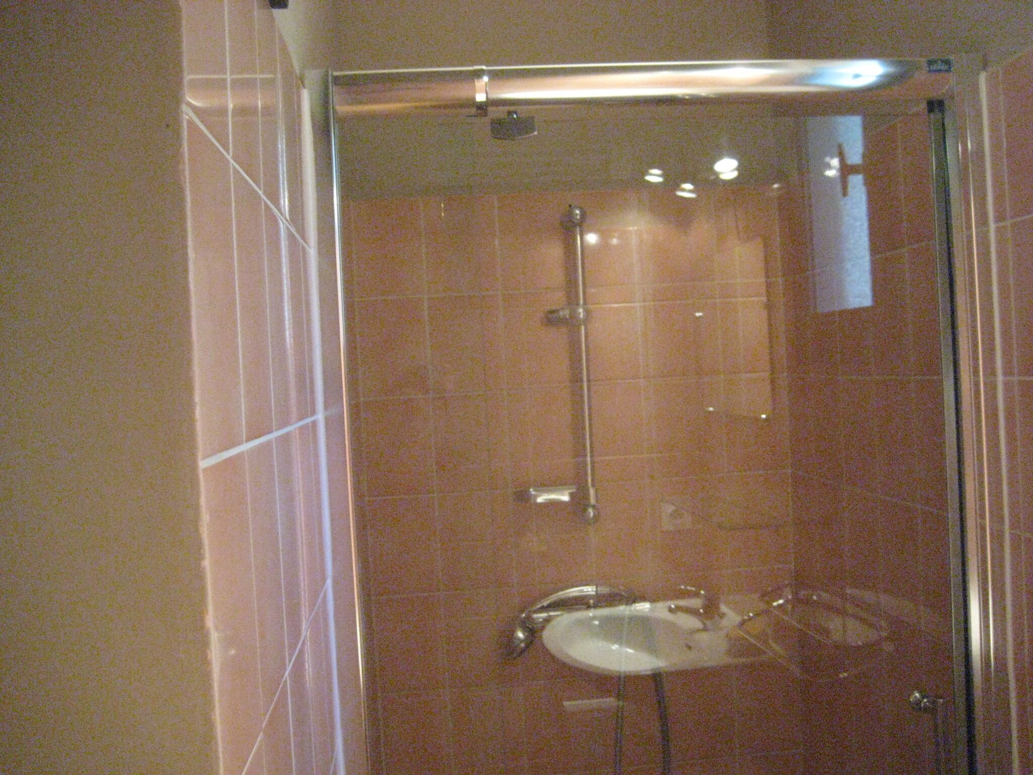 Douche, sèche-cheveux