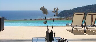 Charming Italian villa surrounded by olive and pine trees - Panoramic bay view 