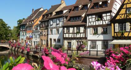 ALTES STADTZENTRUM + PARKPLATZ + KLEINE VENEDIG-ANSICHT + WIFI