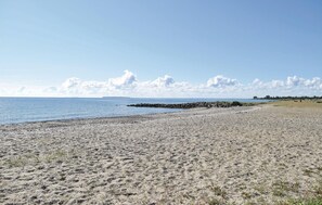 Una playa cerca, pesca