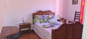 3 chambres, fer et planche Ă repasser, lit parapluie, Wi-Fi