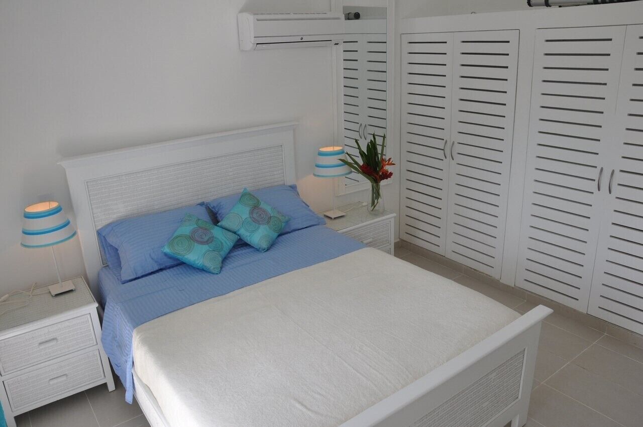 3 bedrooms, in-room safe, WiFi, bed sheets