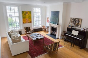 TV, fireplace, DVD player