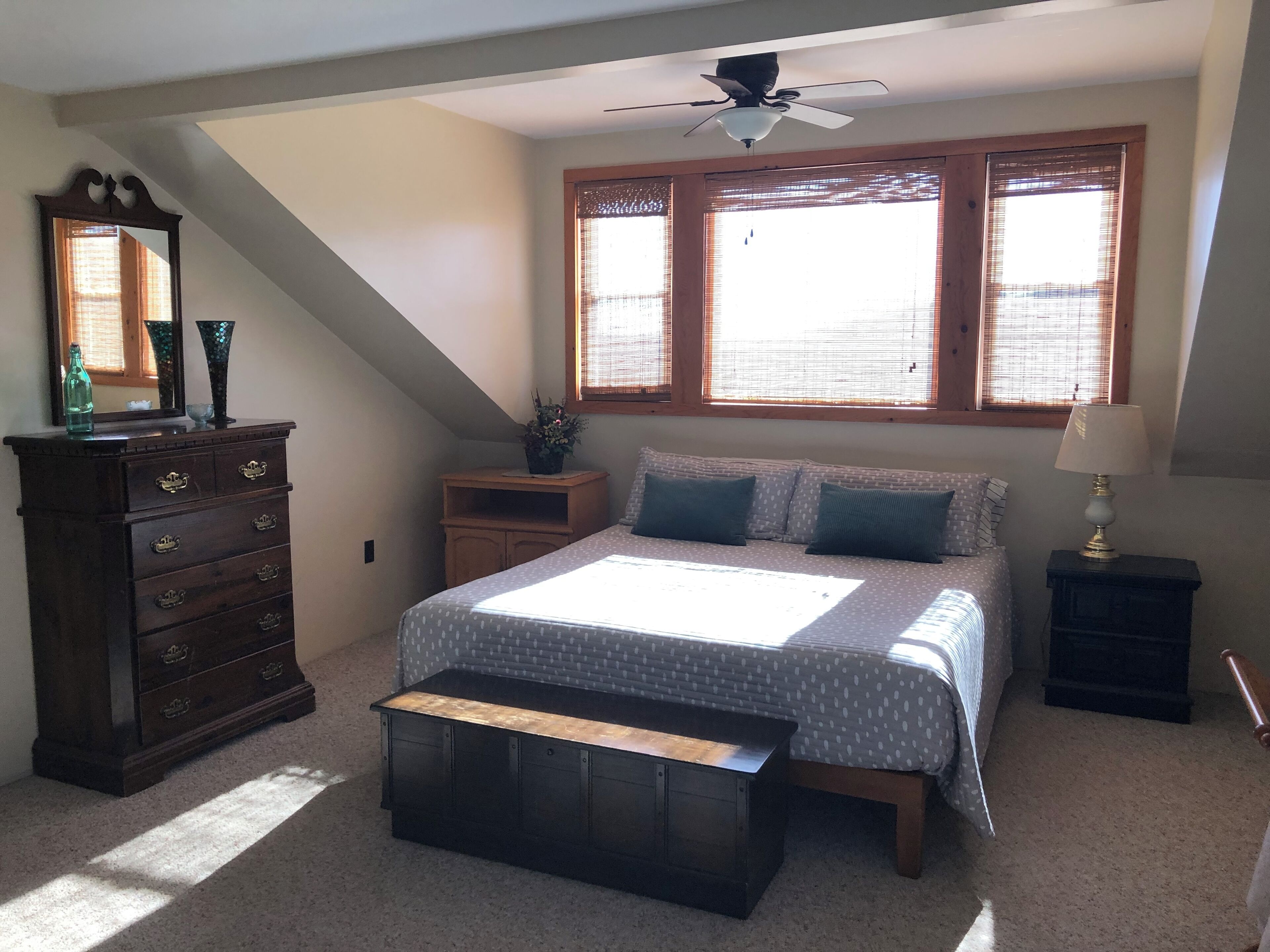 5 室のベッドルーム、アイロン / アイロン台、WiFi、ベッドシーツ