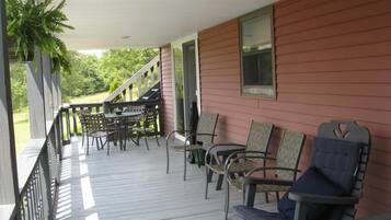 تناول الطعام بالخارج