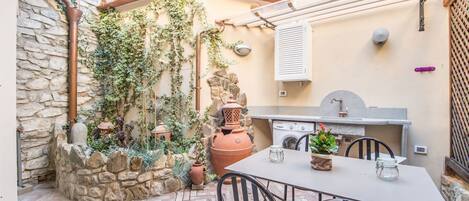 屋外ダイニングエリア