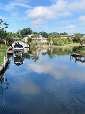 Marina - Waterfront home near Siesta Key with pool overlooking canal and kayaks. (Sarasota)