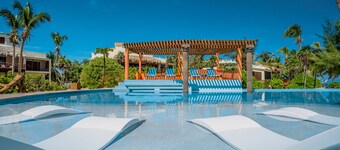 Oceanfront San Pedro 2 bedroom, 2 bathroom Villa Sand, concierge onsite