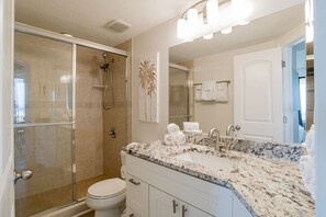 Combined shower/bathtub, hair dryer, towels - Summer House 301B | Beach front with beach views and deck access from every room! (Orange Beach)