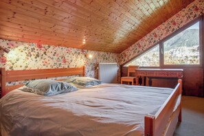 6 chambres, fer et planche à repasser, lit parapluie, Wi-Fi gratuit