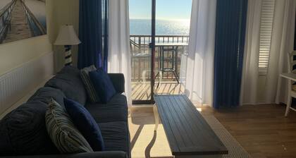 Panoramic sea views in Admirals Row