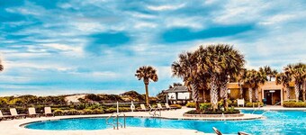 AMAZING OCEANFRONT AMELIA ISLAND POPULAR LOCATIONSEA GLASS COTTAGE*