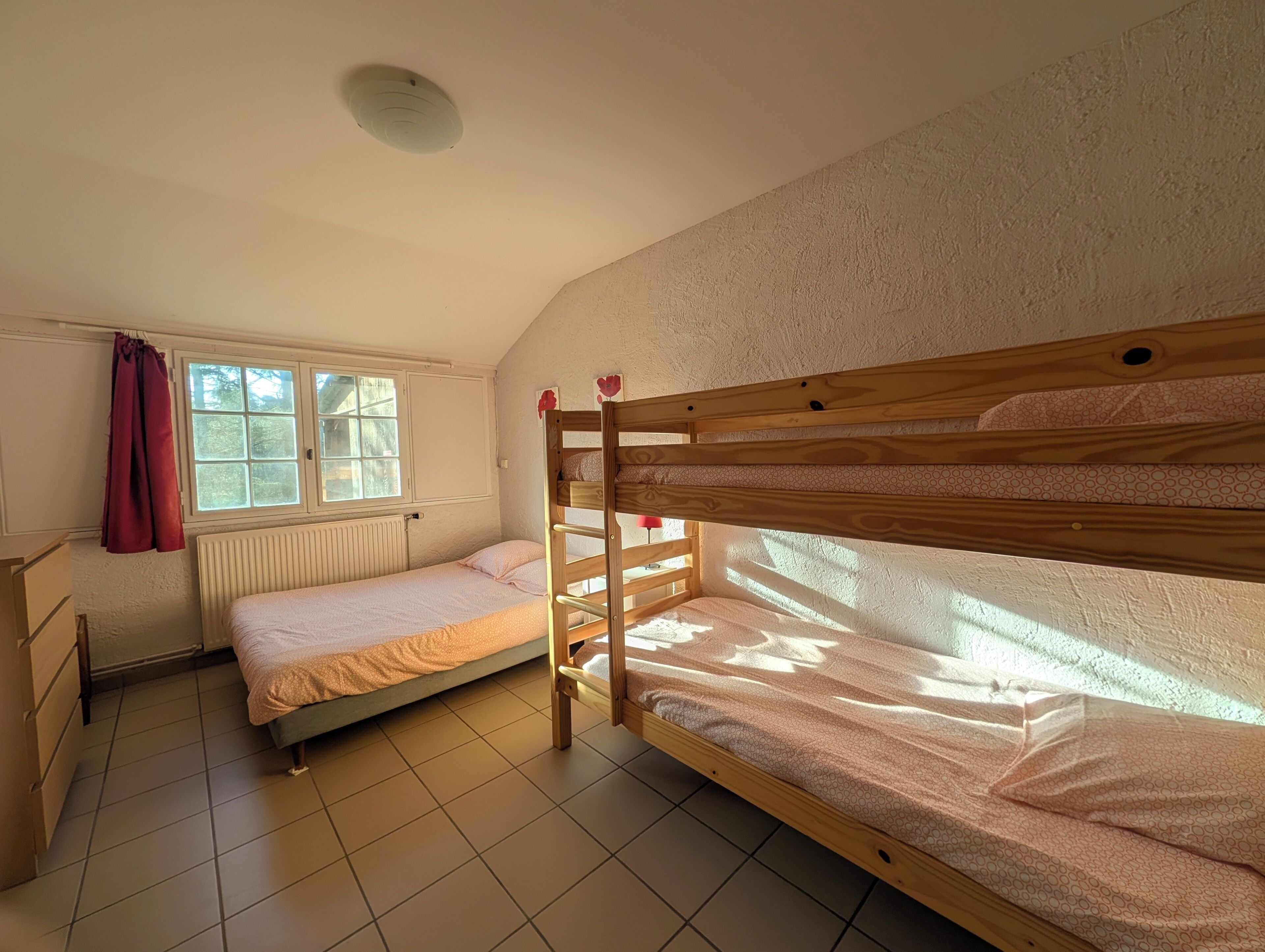 6 chambres, fer et planche à repasser, Wi-Fi gratuit, draps fournis