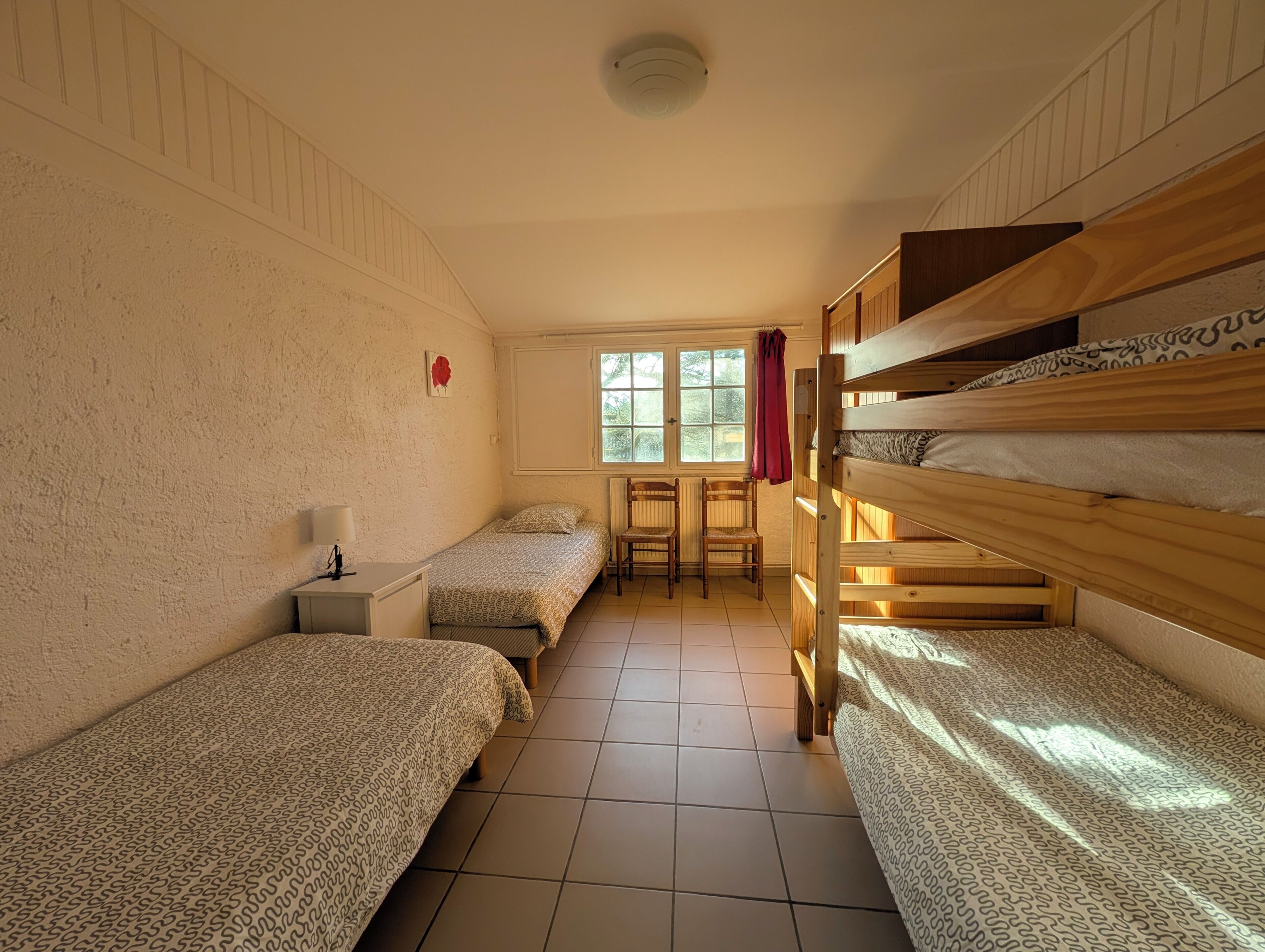 6 chambres, fer et planche à repasser, Wi-Fi gratuit, draps fournis