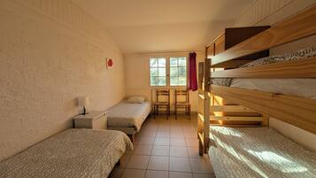 6 chambres, fer et planche à repasser, Wi-Fi gratuit, draps fournis