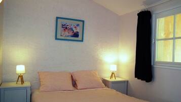 6 Schlafzimmer, Bügeleisen/Bügelbrett, kostenloses WLAN, Bettwäsche