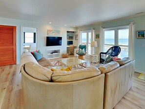 Flachbildfernseher, DVD-Player, Stereoanlage