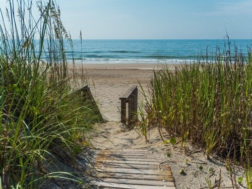 PEANUTIN SIJAINTI (oli vesipiste 2): 5BR, 3BA oceanfront Topsail Beach, vuodepaikkoja 10