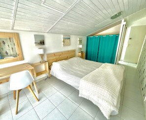 4 Schlafzimmer, Bügeleisen/Bügelbrett, WLAN
