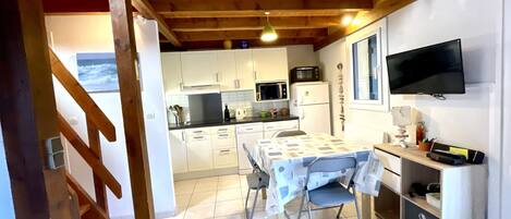 Réfrigérateur, micro-ondes, four, lave-vaisselle