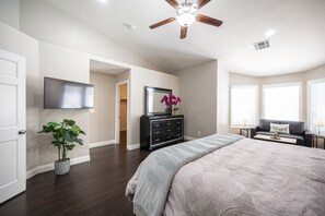 5 bedrooms - Lucerne · 35% Off Fall Special - Luxury Home Near Strip (Henderson)