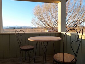 Outdoor dining - Sun Mesa House (Durango)