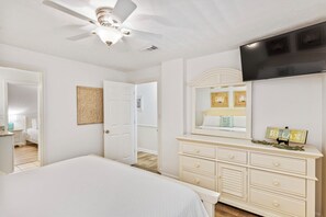 3 bedrooms, iron/ironing board, free WiFi, bed sheets